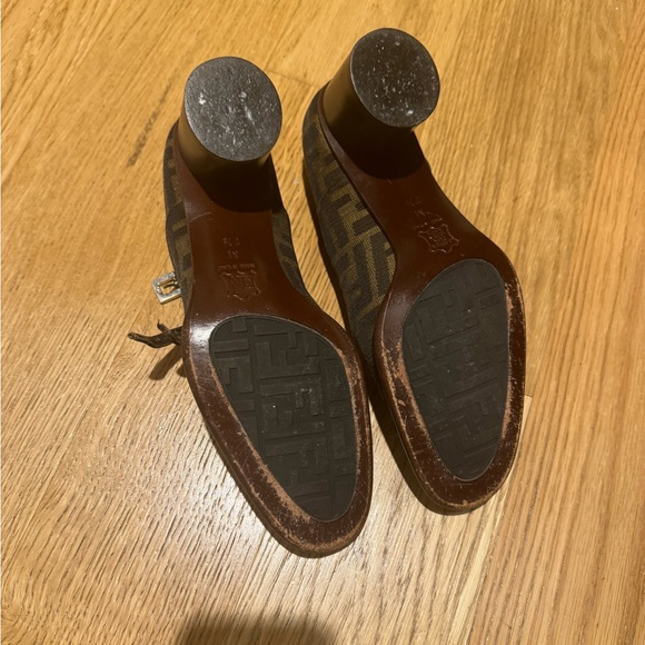 Fendi embroidered Zucca Mary Jane Heels - Picture 5 of 6